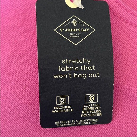 St. John’s Bay NWT Bubble Gum Pink Mid-Rise Plus size Capris 28W - Picture 8 of 9